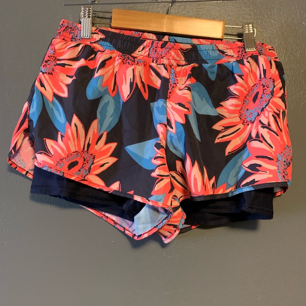 GUC arrow running shorts